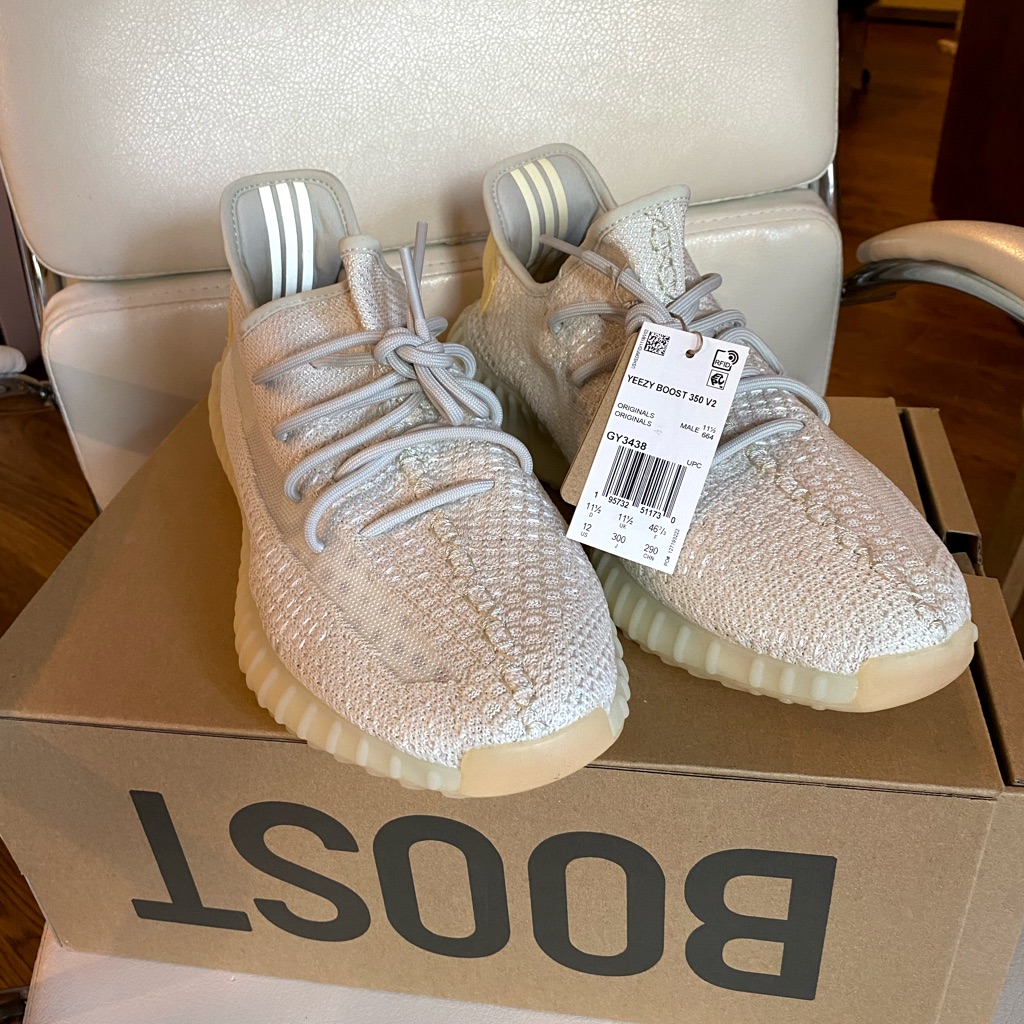 Brand New Unworn Yeezy Adidas Boost 350 V2 Man 12